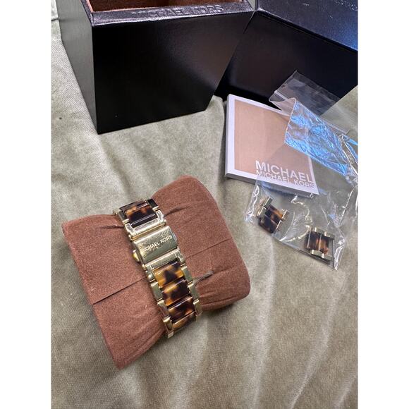 Michael Kors Parker Gold-Tone Tortoise Acetate Watch Womens main image 9
